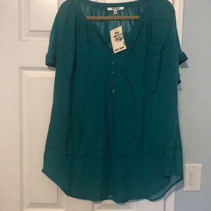 Daniel Rainn green top